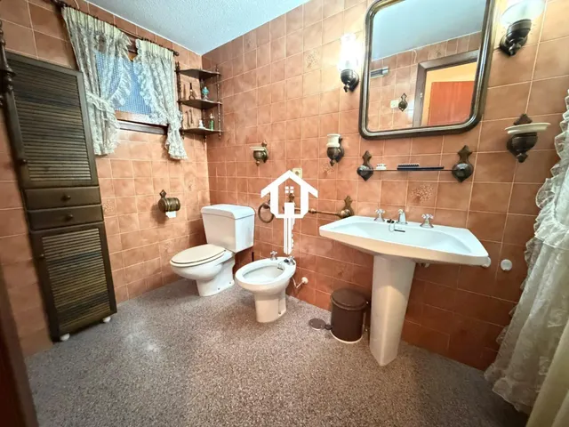 Piso en venta en Alicante, 4 dormitorios, 2 baños, 105m2, segunda planta con ascensor — 25