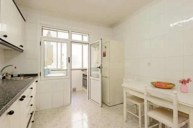 LUZ, CUATRO habitaciones ,TERRAZA Y TRASTERO EN UNA DE LAS MEJORES ZONAS DE OVIEDO — 3