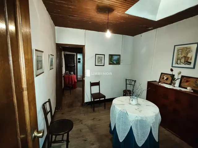 CASA de piedra, con patio cerrado. A 1 km. AYTO. ESGOS — 10