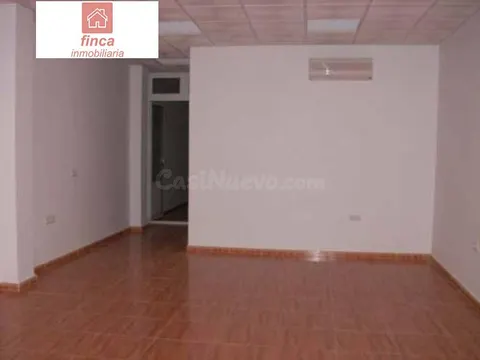 MONTIJO, ALQUILER LOCAL COMERCIAL, CON REJA DE SEGURIDAD, AIRE ACONDICIONADO