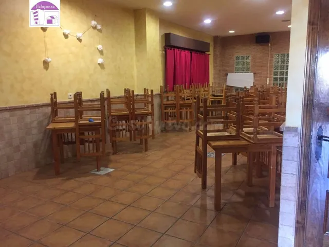 Valazanca alquila bar restaurante con parque infantil - foto 4