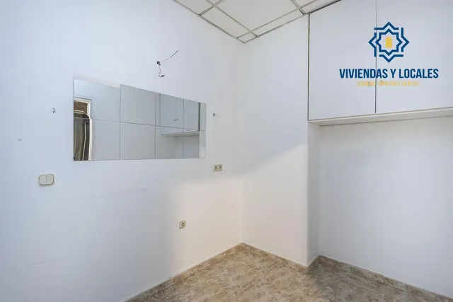 Local comercial en Pajaritos. — 19