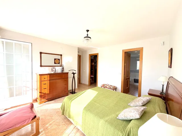 CHALET EXCLUSIVO EN ALZABARES ELCHE, CON PISCINA, ALTAS CALIDADES Y A SOLO 2 KM DEL HOSPITAL — 31