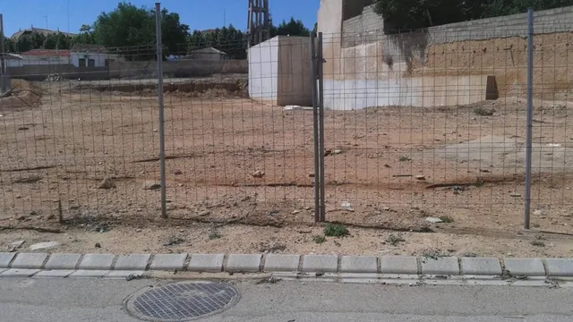 PARCELAS URBANAS EN EL CENTRO DE FUENSANTA — 8