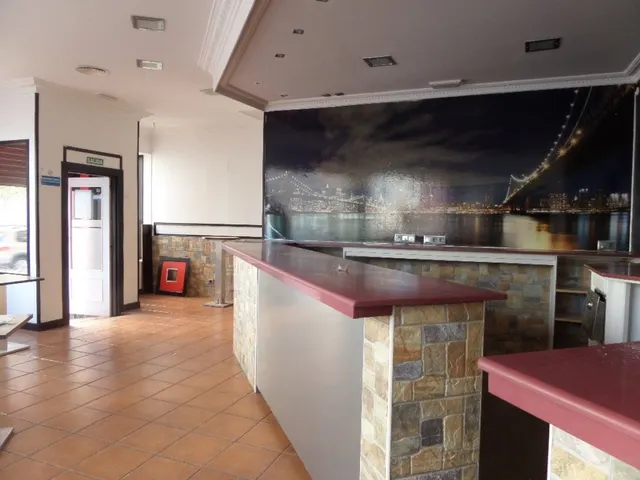 Estupendo local comercial en venta y en alquiler en plena calle Ramón y Cajal — 5