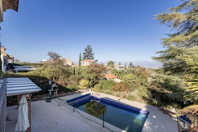 Chalet independiente con muchas posibilidades en Gojar. - foto 3