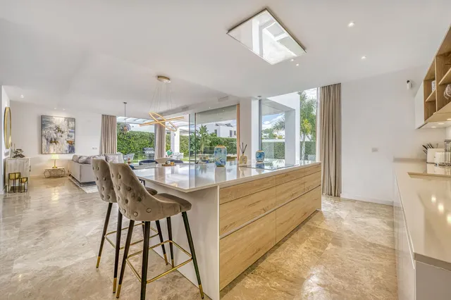 Chalet 5 habitaciones 441m² en venta - Costa Del Sol — 10