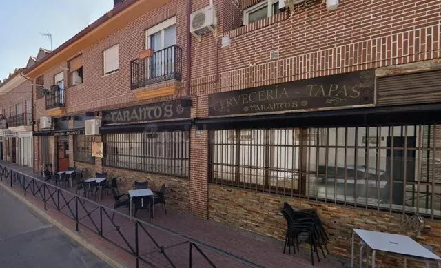 SE VENDEN 2 locales comerciales OKUPA en C Lavaderos de Yele - foto 2