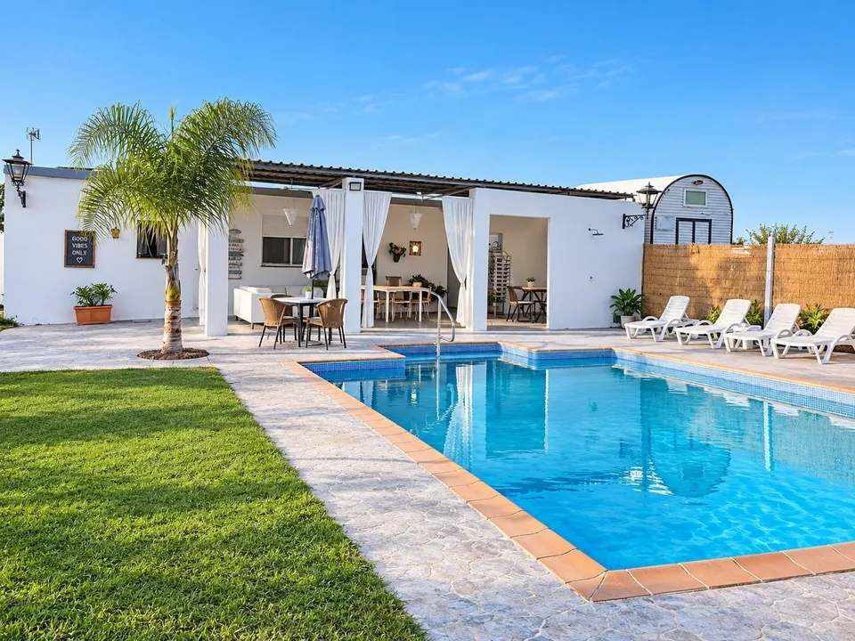 En venta casa de campo con piscina