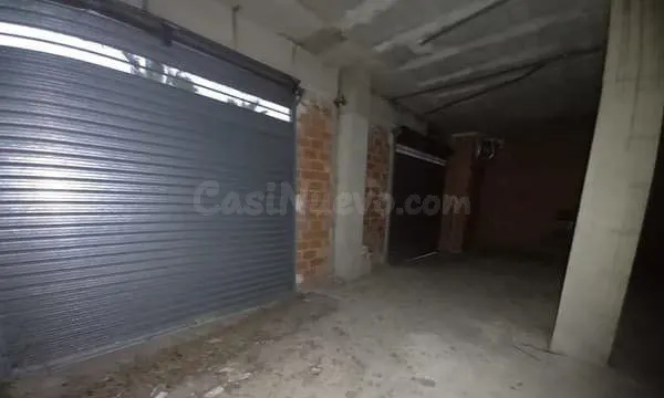Local comercial 889m² en venta - Zona Llombai - foto 4