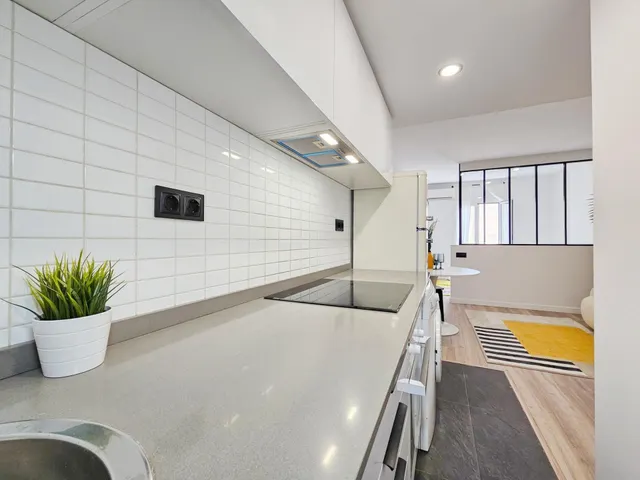 Atico con terraza privada en Calle de la Lluna (Ciutat Vella / El Raval) — 14