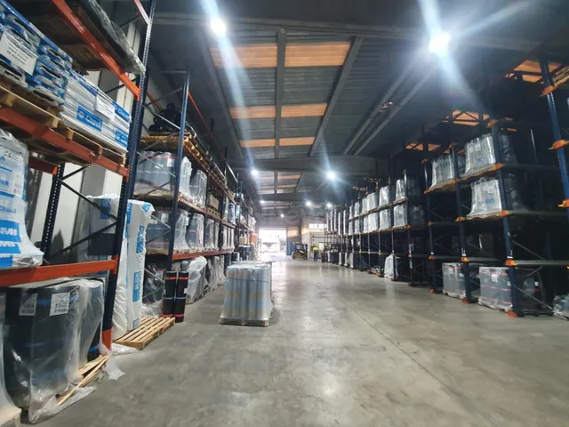 NAVE EN VENTA EN EL POLÍGONO EL CÁÑAMO - foto 2