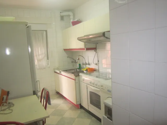 SE VENDE PISO EN EL CENTRO DE VALENCIA DE DON JUAN, 90 M2, COCINA, SALÓN, 4 HAB., 2 BAÑOS. — 2