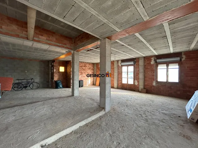 VIVIENDA EN ROTGLA Y CORBERA CON AMPLIAS POSIBILIDADES — 18