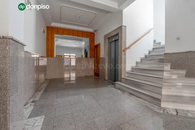PISO EN LAS GABIAS JUNTO AL METRO — 3