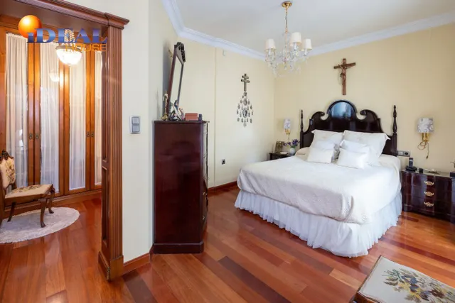 FANTASTICA CASA EN PLAZA DE LOS LOBOS — 25