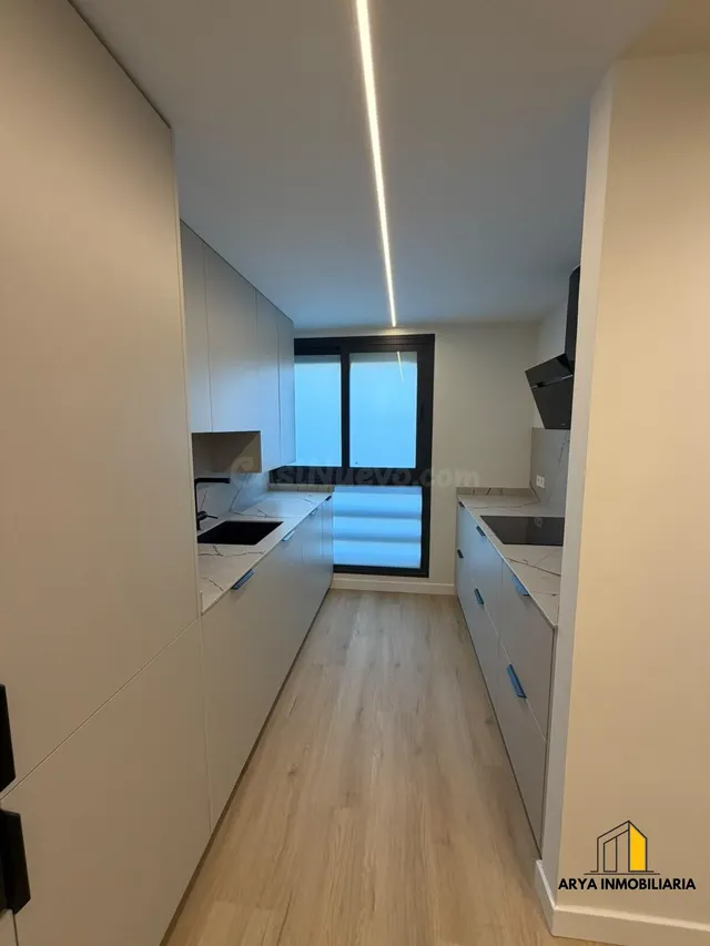 Espacioso Piso en Alquiler en Plenilunio — 4
