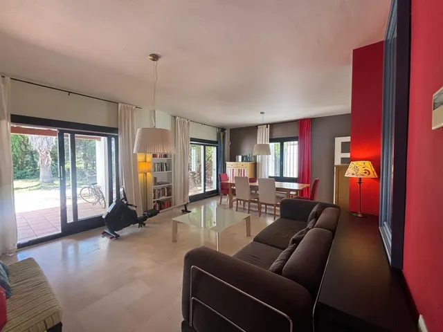 Chalet en Chiclana: amplitud, comodidad y calidad de vida — 17