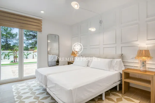 Casa con piscina y jardín en Sant Jordi d'Alfama — 38
