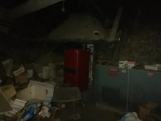 SE VENDE CASA DE PIEDRA PARA REFORMAR  EN CUBILLOS DEL SIL — 23