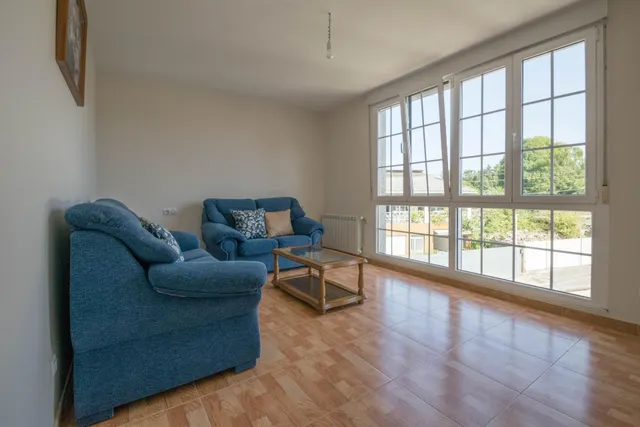 Amplia Casa + otra vivienda + anexo en Venta en Ardemil, Ordes — 43