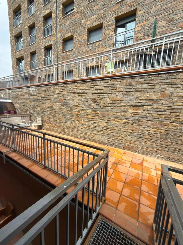 Exclusivo ático de 1 habitación con terraza de 40 m2 en Bord - foto 5