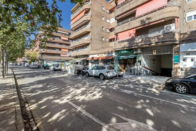 Garaje doble en venta en Urbanización Parque del Genil – Gra