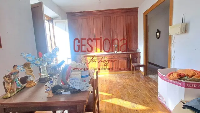 MAJESTUOSA CASA PARA REFORMAR. SOBA — 47