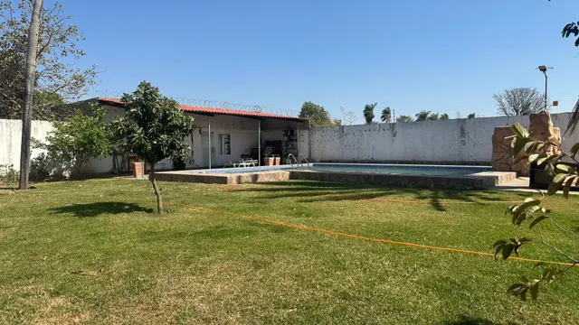 82.000$us Bonita casa con Piscina en Cotoca, Villa esmeralda — 11
