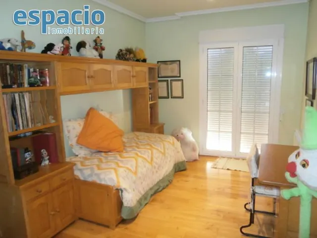 VENTA CHALET EN CARRACEDELO — 10