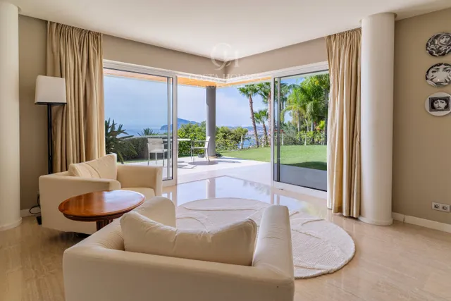 Villa prestige · magníficas vistas al mar y elegancia en parcela llana en Altea hills — 11