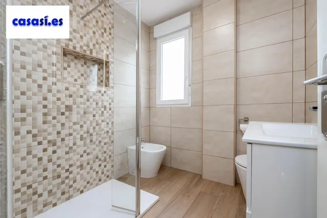 Encantadora Casa Reformada en Ogijares con Vistas y Espacios para Disfrutar — 31