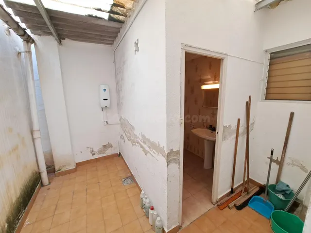LOCAL COMERCIAL EN PLANTA BAJA CERCA DE UNIVERSIDAD - foto 3