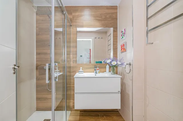 Precioso duplex moderno con patio — 26