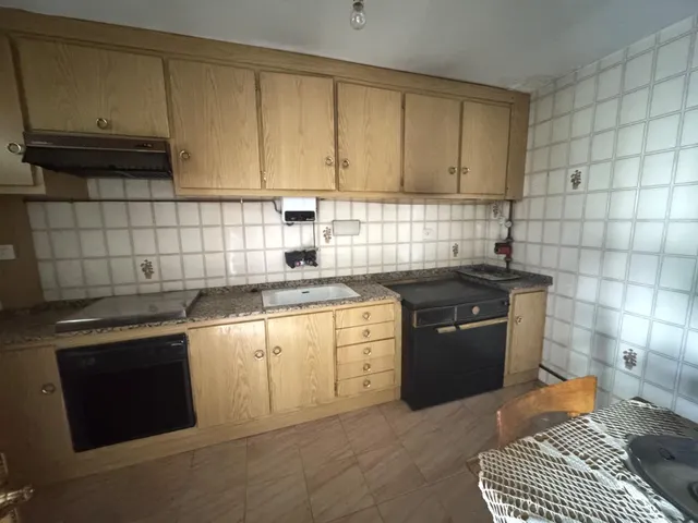CASA CON TERRENO EN VALDELALOBA — 7