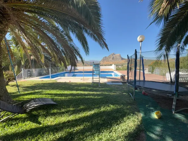 Amplia Casa con Terreno y Piscina en Las Huertas del Rio, Archidona — 14