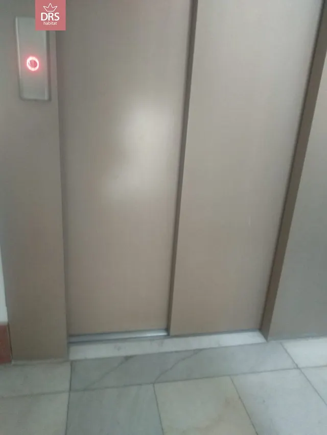 PISO EN PLENO CENTRO, CL MARTINEZ VILLENA AL LADO DEL ALTOZANO — 46
