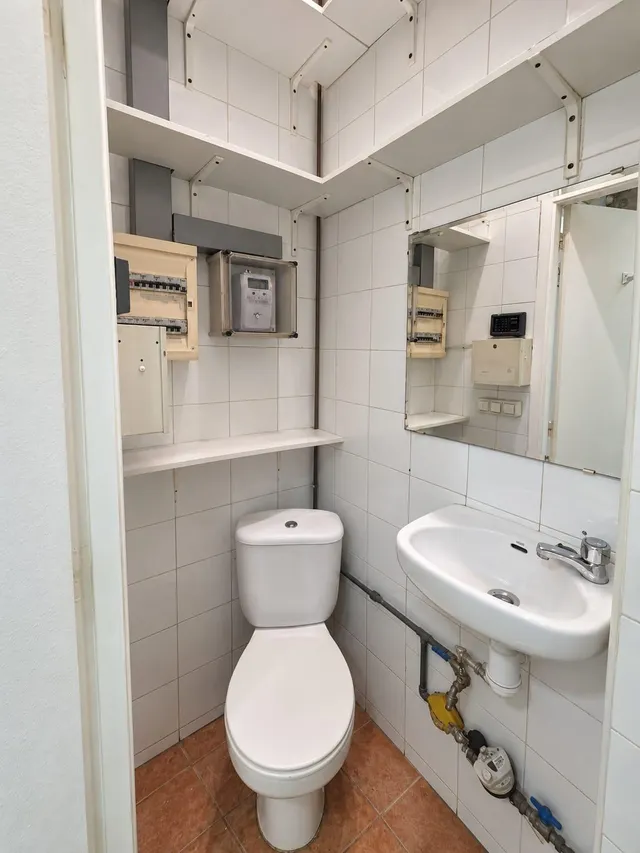 Edificio en venta en pleno centro de Tortosa: local acondicionado, división horizontal y terrado con vistas — 8
