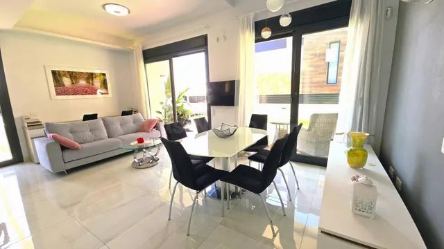 Villa moderna con piscina privada en Lomas de Cabo Roig - foto 4