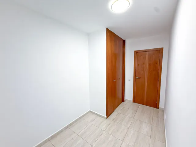 Piso de 2 dormitorios con ascensor en Figueres — 34