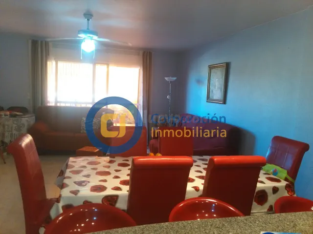 Ático con dos dormitorios, garaje y piscina comunitaria en T - foto 5
