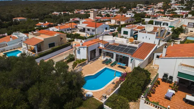 Chalet con licencia turística y apartamento independiente. — 2