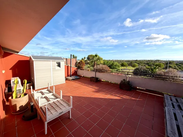 Ático Dúplex Exclusivo con 3 Terrazas, 2 Piscinas y Amplios Espacios — 42