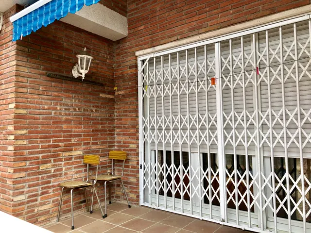 GRAN CASA EN VENTA EN URB. CAN CASAS — 15