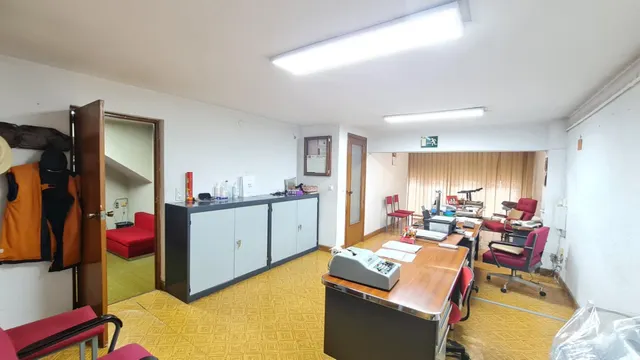 Casa 4 habitaciones 350m² en venta - Avenida de chapí — 18