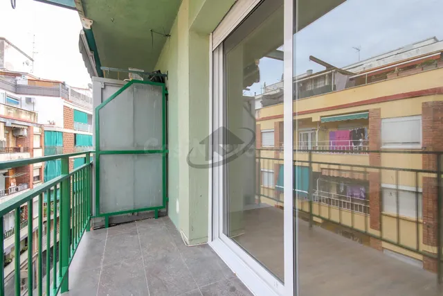 AMPLIA Y LUMINOSA VIVIENDA REFORMADA INTEGRAL CON BALCÓN Y ASCENSOR EN CERDANYOLA — 4