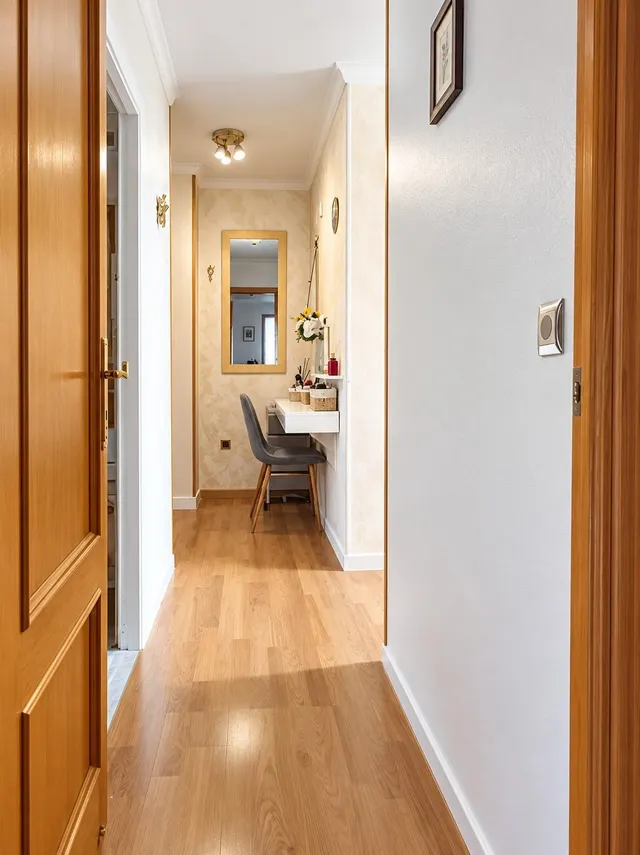 Piso luminoso de 4 habitaciones con balcón y ascensor en Aldaia — 12