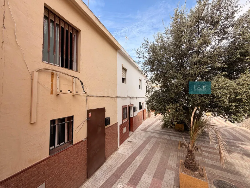 ¡Gran oportunidad de inversión o reforma a tu gusto en Alcalá de Guadaíra!