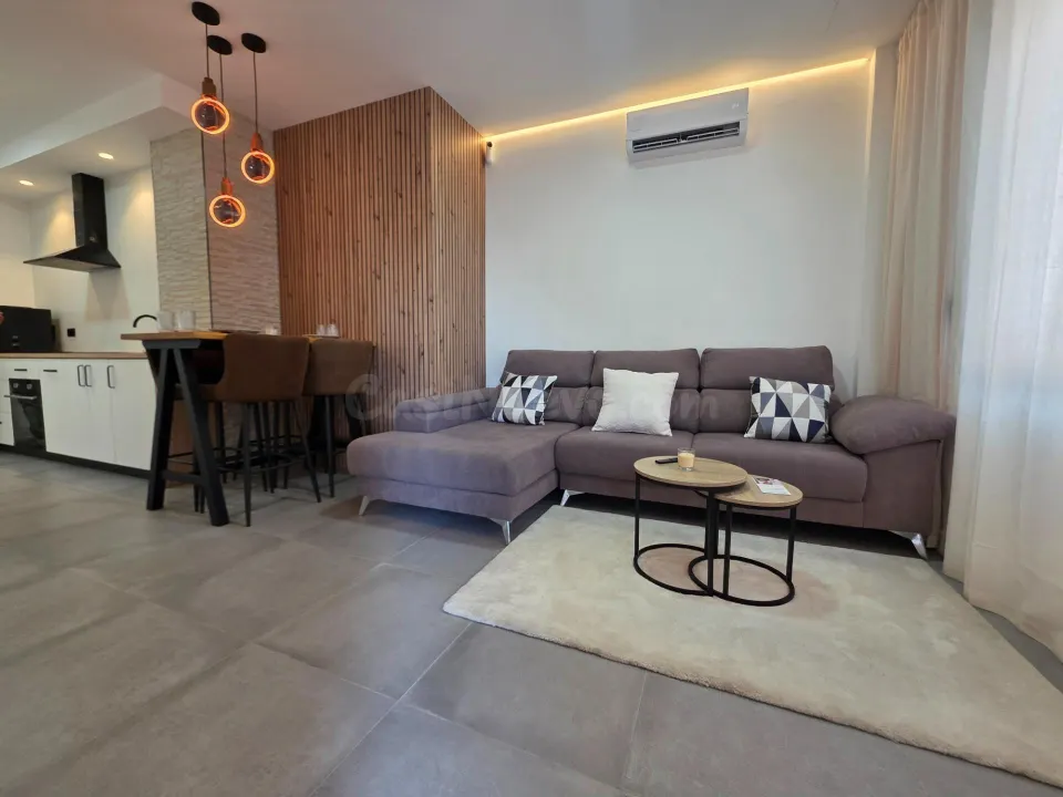 Planta baja totalmente reformada de 2 habitaciones y 2 baños junto a L’Aljub