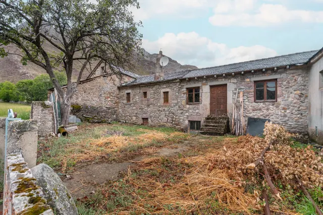 Casa, cuadra, pajar y fincas en venta en babia — 20
